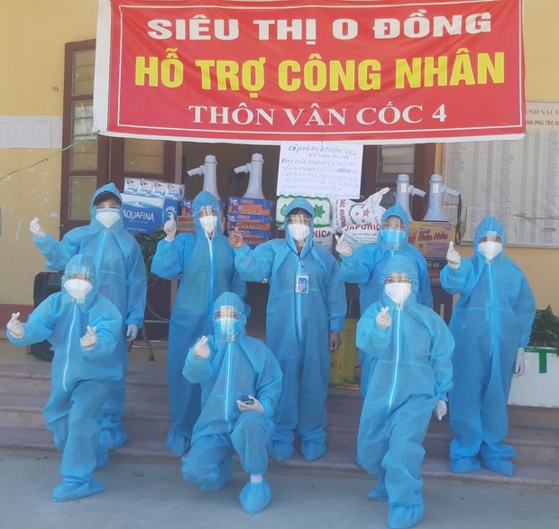 Giữa cái nắng 40 độ C ở tâm dịch Bắc Giang, nhóm tình nguyện viên vẫn lạc quan nhảy cổ vũ tinh thần chống dịch - Ảnh 4.
