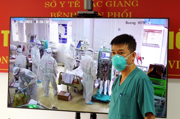 Chuyển sản phụ 26 tuổi mắc Covid-19 nguy kịch từ Bắc Giang lên BV Bệnh Nhiệt đới TW - Ảnh 3. Chuyển sản phụ 26 tuổi mắc Covid-19 nguy kịch từ Bắc Giang lên BV Bệnh Nhiệt đới TW - Ảnh 3.