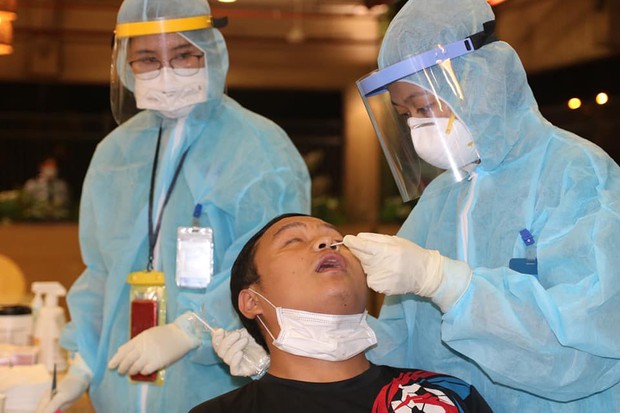 TP.HCM: Xuyên đêm lấy hơn 25.000 mẫu xét nghiệm tại Khu công nghệ cao ở TP. Thủ Đức - Ảnh 2.