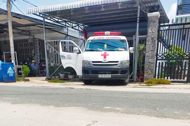 TP.HCM: Phát hiện thi thể đôi nam nữ bốc mùi trong phòng trọ - Ảnh 2.