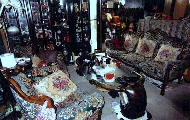 Vụ án bí ẩn Nhật Bản: 6 người chết, hàng loạt người mất tích, tất cả đều xoay quanh người phụ nữ có khả năng điều khiển thao túng con người - Ảnh 3. Vụ án bí ẩn Nhật Bản: 6 người chết, hàng loạt người mất tích, tất cả đều xoay quanh người phụ nữ có khả năng điều khiển thao túng con người - Ảnh 3.