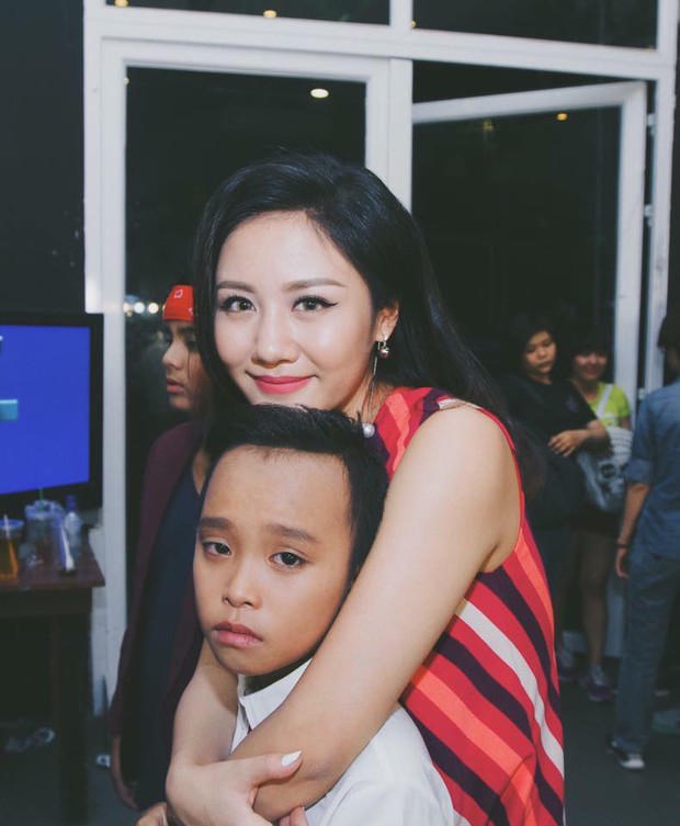 Văn Mai Hương là người góp phần giúp Hồ Văn Cường gặp được mẹ nuôi Phi Nhung - Ảnh 4. Văn Mai Hương là người góp phần giúp Hồ Văn Cường gặp được mẹ nuôi Phi Nhung - Ảnh 4.