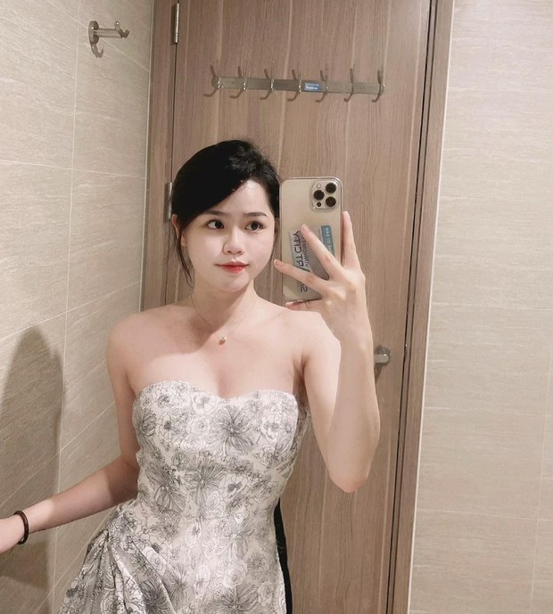 Bồ cũ Quang Hải khoe ảnh hồi bé đen nhẻm, gầy như con mắm trong khi hiện tại trắng như phát sáng - Ảnh 3. Bồ cũ Quang Hải khoe ảnh hồi bé đen nhẻm, gầy như con mắm trong khi hiện tại trắng như phát sáng - Ảnh 3.