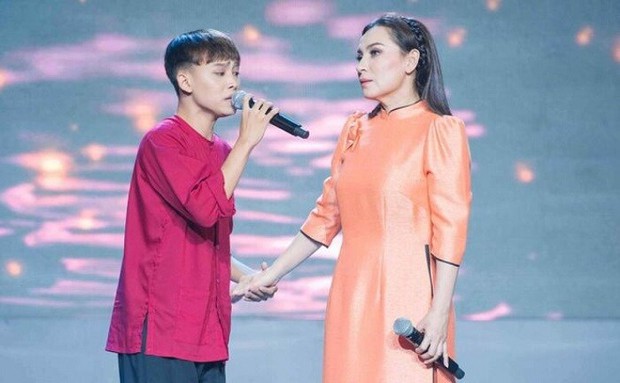 Quản lý Ngô Kiến Huy tiết lộ mức cát xê hiện tại của Hồ Văn Cường khi kẹp chung Phi Nhung, chỉ bằng 1/3 thời Quán quân - Ảnh 2. Quản lý Ngô Kiến Huy tiết lộ mức cát xê hiện tại của Hồ Văn Cường khi kẹp chung Phi Nhung, chỉ bằng 1/3 thời Quán quân - Ảnh 2.
