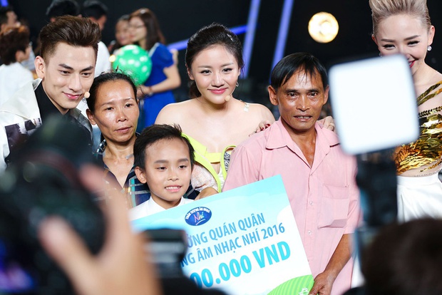 Tiền thưởng của Hồ Văn Cường đúng là do quản lý Phi Nhung giữ nhưng mẹ ruột muốn rút khi nào cũng được? - Ảnh 5. Tiền thưởng của Hồ Văn Cường đúng là do quản lý Phi Nhung giữ nhưng mẹ ruột muốn rút khi nào cũng được? - Ảnh 5.