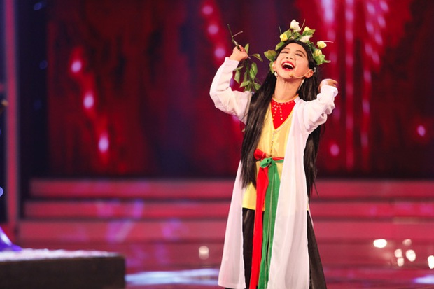 Quán quân Got Talent từng giả gái khiến Hoài Linh phải cúi đầu: Chuẩn bị lên cấp 3, học hành đỉnh và cuộc sống có gì mới? - Ảnh 2.