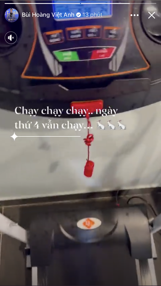Ngày thứ 4 cách ly của ĐT Việt Nam: Dàn nam thần mở đại hội khoe múi sầu riêng, trai có vợ hướng về gia đình - Ảnh 5.