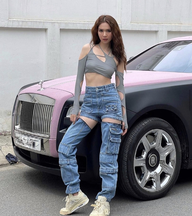 HOT: LiLy Chen chính thức lên tiếng về nghi vấn chung bồ tỷ phú với Ngọc Trinh, hé lộ thông tin hiếm về “người ấy” và lý do đổi màu xe - Ảnh 3. HOT: LiLy Chen chính thức lên tiếng về nghi vấn chung bồ tỷ phú với Ngọc Trinh, hé lộ thông tin hiếm về “người ấy” và lý do đổi màu xe - Ảnh 3.