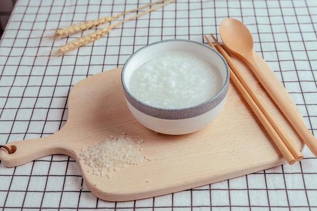 3 cách ăn cháo có thể làm đau dạ dày, gây ung thư cần tránh, đáng lo là nhiều người mắc phải - Ảnh 1. 3 cách ăn cháo có thể làm đau dạ dày, gây ung thư cần tránh, đáng lo là nhiều người mắc phải - Ảnh 1.