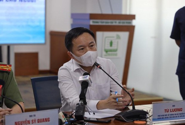 TPHCM: Nhiều người không được tiêm vắc xin COVID-19 vì… lớn tuổi - Ảnh 2. TPHCM: Nhiều người không được tiêm vắc xin COVID-19 vì… lớn tuổi - Ảnh 2.