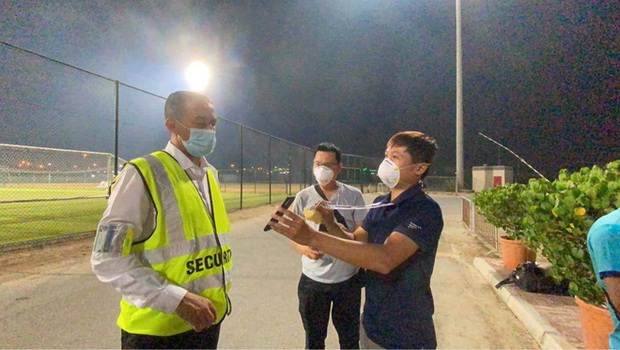Phóng viên Việt Nam sang UAE tác nghiệp giữa mùa dịch Covid-19: Hành trình cam go và ngày 21/6 đặc biệt - Ảnh 7. Phóng viên Việt Nam sang UAE tác nghiệp giữa mùa dịch Covid-19: Hành trình cam go và ngày 21/6 đặc biệt - Ảnh 7.