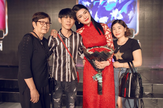 Ngọc nữ bolero Lily Chen bán túi hiệu để làm nghệ thuật, chuyển hướng âm nhạc cho đỡ tụt hậu - Ảnh 6. Ngọc nữ bolero Lily Chen bán túi hiệu để làm nghệ thuật, chuyển hướng âm nhạc cho đỡ tụt hậu - Ảnh 6.