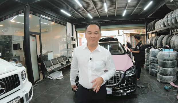 Tay sales Mẹc khét tiếng từng tiếp vị khách chồng nóng 8 tỷ tiền mặt, độ ra chiếc xe dính drama với Ngọc Trinh? - Ảnh 4. Tay sales Mẹc khét tiếng từng tiếp vị khách chồng nóng 8 tỷ tiền mặt, độ ra chiếc xe dính drama với Ngọc Trinh? - Ảnh 4.