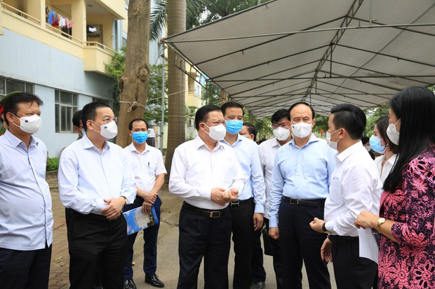 Hà Nội tiếp tục đánh giá an toàn để mở cửa thêm các dịch vụ khác - Ảnh 2. Hà Nội tiếp tục đánh giá an toàn để mở cửa thêm các dịch vụ khác - Ảnh 2.