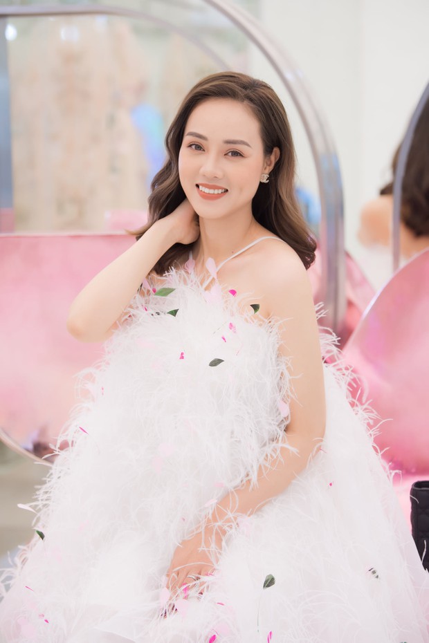 Vợ trẻ kém 15 tuổi của NS Công Lý tiết lộ bị lừa ngay lần đầu gặp nhau, đúng là ghét của nào trời trao của ấy - Ảnh 3. Vợ trẻ kém 15 tuổi của NS Công Lý tiết lộ bị lừa ngay lần đầu gặp nhau, đúng là ghét của nào trời trao của ấy - Ảnh 3.