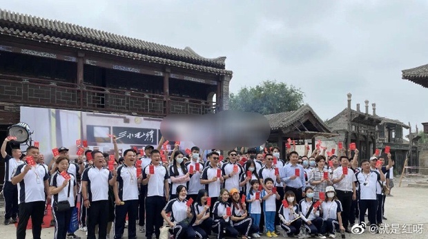Thượng Ẩn remake chính thức khai máy: Xuất hiện hai nhóc tì gây chú ý, đôi nam chính lấp ló không dám lộ mặt? - Ảnh 1. Thượng Ẩn remake chính thức khai máy: Xuất hiện hai nhóc tì gây chú ý, đôi nam chính lấp ló không dám lộ mặt? - Ảnh 1.