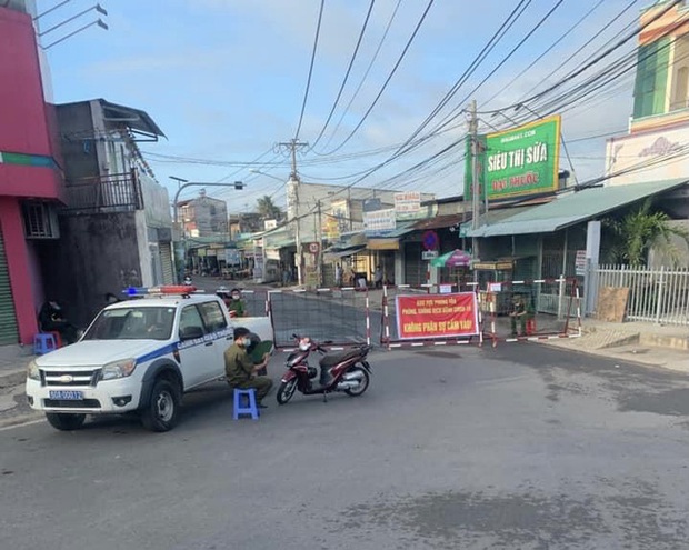 Đồng Nai phong toả 300 hộ, 1500 người liên quan ca dương tính ở TP.HCM - Ảnh 3. Đồng Nai phong toả 300 hộ, 1500 người liên quan ca dương tính ở TP.HCM - Ảnh 3.