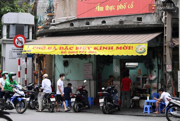 Hôm nay, ngày toàn dân Hà Nội đi ăn phở - Ảnh 8. Hôm nay, ngày toàn dân Hà Nội đi ăn phở - Ảnh 8.