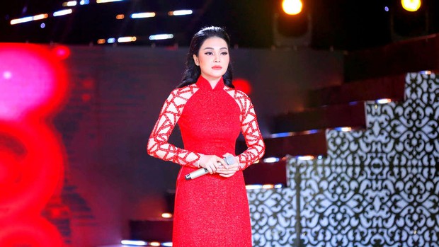 Lily Chen: Nàng Ngọc nữ bolero dịu dàng trên sân khấu, sexy đến nghẹt thở ở ngoài đời - Ảnh 3. Lily Chen: Nàng Ngọc nữ bolero dịu dàng trên sân khấu, sexy đến nghẹt thở ở ngoài đời - Ảnh 3.