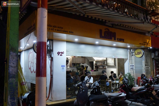 Hà Nội: Nhiều quán nhốt khách cố bán tiếp sau quy định đóng cửa trước 21h - Ảnh 3.