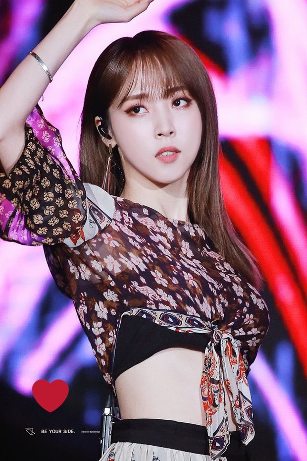 Idol Kpop nhảy tưng tưng mà vòng 1 không... xổ ra ngoài, muốn biết bí quyết là gì thì bạn click vào mà xem - Ảnh 4. Idol Kpop nhảy tưng tưng mà vòng 1 không... xổ ra ngoài, muốn biết bí quyết là gì thì bạn click vào mà xem - Ảnh 4.