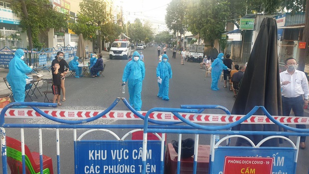 Bệnh viện tỉnh Phú Yên dừng tiếp bệnh nhân sau khi ca nghi mắc Covid-19 đến khám - Ảnh 2. Bệnh viện tỉnh Phú Yên dừng tiếp bệnh nhân sau khi ca nghi mắc Covid-19 đến khám - Ảnh 2.