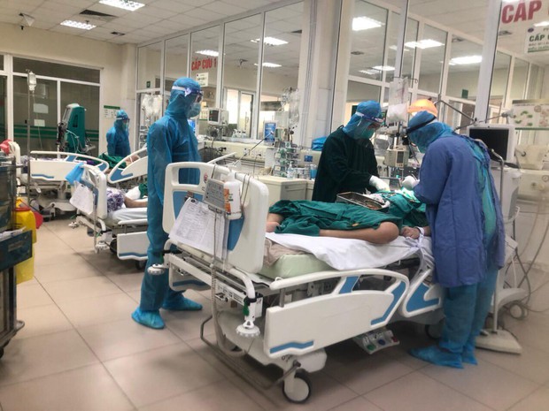 Bộ Y tế công bố thêm 2 bệnh nhân Covid-19 cao tuổi tử vong, có bệnh lý nền nặng - Ảnh 1. Bộ Y tế công bố thêm 2 bệnh nhân Covid-19 cao tuổi tử vong, có bệnh lý nền nặng - Ảnh 1.