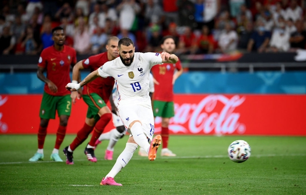 Ronaldo lập cú đúp, Bồ Đào Nha vượt qua những phút giây sợ hãi trước Pháp để tiến vào vòng knock-out - Ảnh 8.