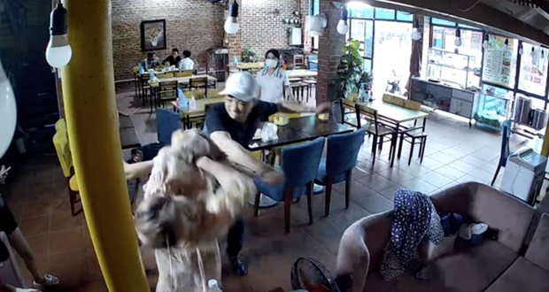 Phát ngôn yêu phi công hay mà của cô Xuyến Hoàng Yến bất ngờ bị đào lại giữa biến bị chồng cũ kém tuổi đấm thẳng mặt - Ảnh 1. Phát ngôn yêu phi công hay mà của cô Xuyến Hoàng Yến bất ngờ bị đào lại giữa biến bị chồng cũ kém tuổi đấm thẳng mặt - Ảnh 1.