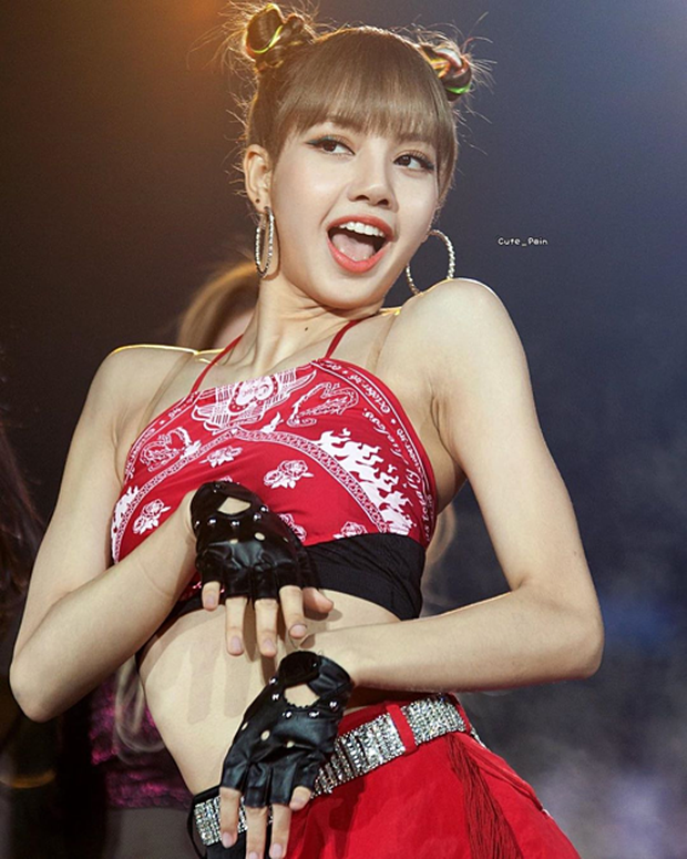 Idol Kpop nhảy tưng tưng mà vòng 1 không... xổ ra ngoài, muốn biết bí quyết là gì thì bạn click vào mà xem - Ảnh 2. Idol Kpop nhảy tưng tưng mà vòng 1 không... xổ ra ngoài, muốn biết bí quyết là gì thì bạn click vào mà xem - Ảnh 2.