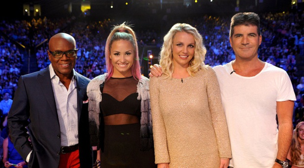 Britney Spears từng viral với loạt biểu cảm nhăn nhó nhưng cực đáng yêu khi ngồi ghế nóng X-Factor - Ảnh 1. Britney Spears từng viral với loạt biểu cảm nhăn nhó nhưng cực đáng yêu khi ngồi ghế nóng X-Factor - Ảnh 1.