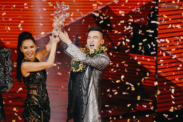 Khi Á quân vượt trội Quán quân: Phương Mỹ Chi bật hẳn Quang Anh, Hiền Hồ nhiều hit hơn Ali Hoàng Dương, Dế Choắt gây tranh cãi - Ảnh 12. Khi Á quân vượt trội Quán quân: Phương Mỹ Chi bật hẳn Quang Anh, Hiền Hồ nhiều hit hơn Ali Hoàng Dương, Dế Choắt gây tranh cãi - Ảnh 12.