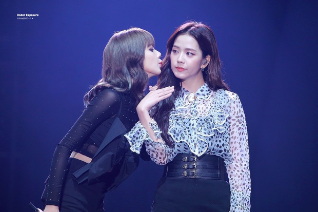 Chuyện Lisa debut chưa thấy xác nhận nhưng đã có nhân vật khoe như trêu ngươi: Mình nghe bài solo của Lisa rồi nè, ghen tị không? - Ảnh 2.
