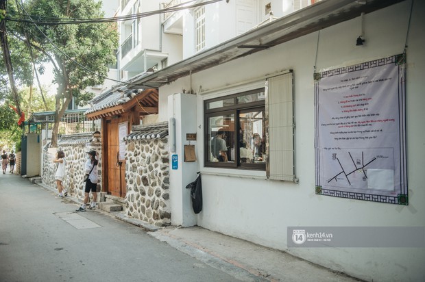 Cận cảnh Cafe hẻm Hàn Quốc đang hot ở Hà Nội: Không đẹp như hình, giới trẻ check-in bát nháo làm Công an phải chấn chỉnh liên tục - Ảnh 8.