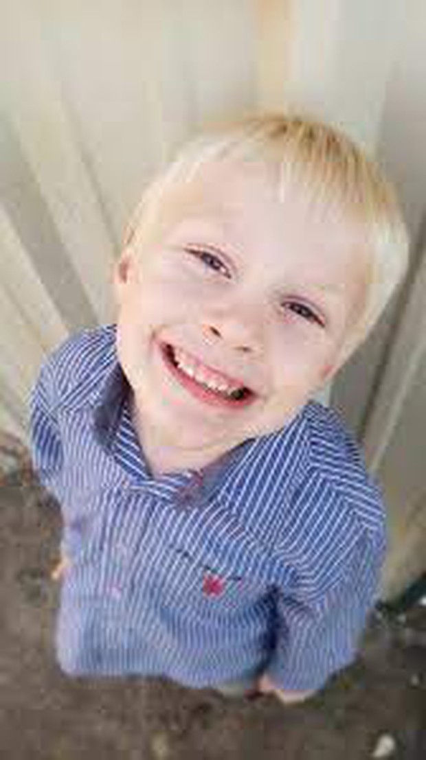 Cuộc sống địa ngục của cậu bé bị mẹ kế và cha ruột ngược đãi, giam cầm dưới chân cầu thang và màn lột xác thần kì sau khi được giải cứu - Ảnh 10.