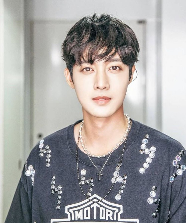 Bóc trần Kim Hyun Joong: Nam thần Vườn Sao Băng đè bẹp Lee Min Ho, tuột dốc sau 1 đêm vì bê bối đánh bạn gái gãy xương sườn - Ảnh 2.
