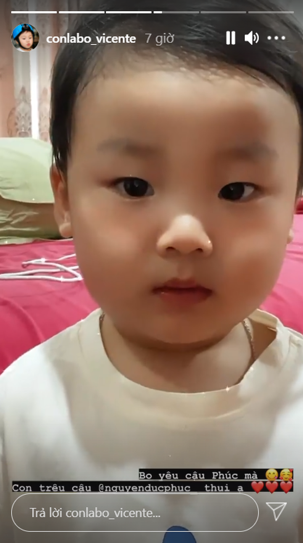 Hòa Minzy hát mừng sinh nhật ông xã nhưng lại một lần nữa Đức Phúc bị bé Bo sát thương mới gây cười ngất! - Ảnh 6. Hòa Minzy hát mừng sinh nhật ông xã nhưng lại một lần nữa Đức Phúc bị bé Bo sát thương mới gây cười ngất! - Ảnh 6.
