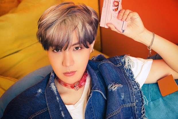 Bộ ảnh đầu tiên của BTS cho màn comeback mới: Style bốt lông không hiểu nổi, 1 thành viên visual lột xác gây sốc - Ảnh 5. Bộ ảnh đầu tiên của BTS cho màn comeback mới: Style bốt lông không hiểu nổi, 1 thành viên visual lột xác gây sốc - Ảnh 5.