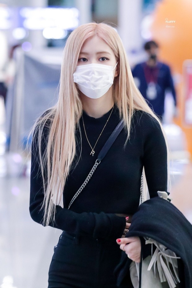 Thước đo nhan sắc mới là khẩu trang, BLACKPINK có đỡ nổi? Jennie - Rosé khí chất đặc biệt, visual Lisa và Jisoo mới bất ngờ - Ảnh 7. Thước đo nhan sắc mới là khẩu trang, BLACKPINK có đỡ nổi? Jennie - Rosé khí chất đặc biệt, visual Lisa và Jisoo mới bất ngờ - Ảnh 7.