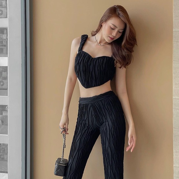 Instagram look sao Việt tuần qua: Chi Pu diện áo trễ nải khéo khoe vòng 1, nhìn tủ túi hiệu ở nhà của Diễm My 9x mà mê! - Ảnh 7.