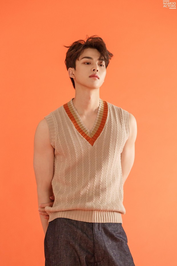 Song Kang - trai hư ngủ dạo Nevertheless: Mỹ nam dư sắc thiếu tài, khoái chí vì được khen giống Song Joong Ki - Ảnh 3.
