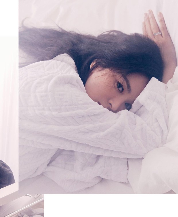 Vạn vật đổi thay riêng nhan sắc Song Hye Kyo là bất biến, nhìn ảnh tạp chí mới mà dân tình gào rú: Đẹp, đẹp, đẹp quá đáng! - Ảnh 5. Vạn vật đổi thay riêng nhan sắc Song Hye Kyo là bất biến, nhìn ảnh tạp chí mới mà dân tình gào rú: Đẹp, đẹp, đẹp quá đáng! - Ảnh 5.