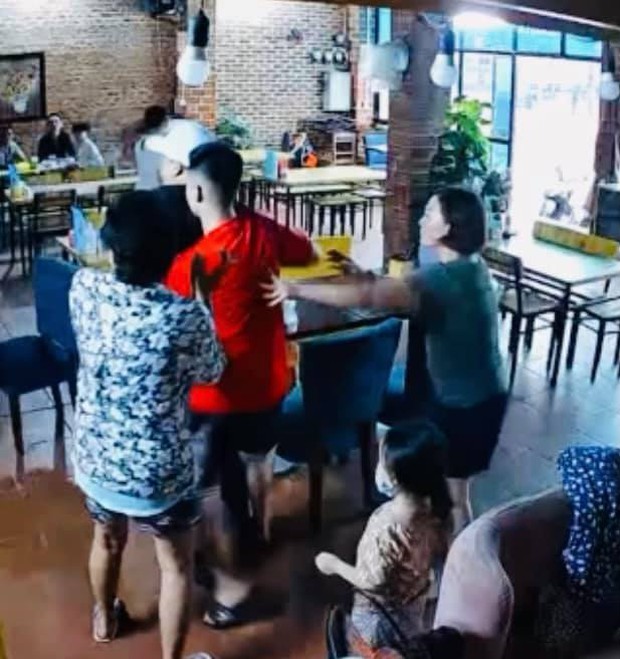 Cô Xuyến Hoàng Yến hé lộ chân dung người xả thân cứu mạng: Đã yêu 30 năm, sẽ kết hôn nếu được cho phép! - Ảnh 4.