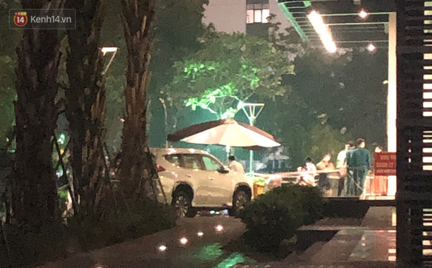Hà Nội: Phong toả tạm thời toà Park 7, Times City do có ca dương tính SARS-CoV-2 - Ảnh 2. Hà Nội: Phong toả tạm thời toà Park 7, Times City do có ca dương tính SARS-CoV-2 - Ảnh 2.
