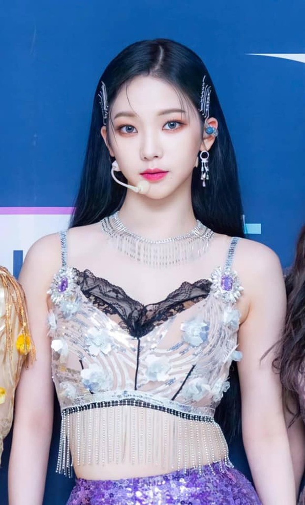 Thói quen vừa sexy vừa cưng xỉu của Karina (aespa) trên sân khấu khiến Knet phát cuồng - Ảnh 2. Thói quen vừa sexy vừa cưng xỉu của Karina (aespa) trên sân khấu khiến Knet phát cuồng - Ảnh 2.