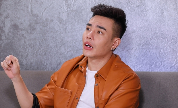 Lê Dương Bảo Lâm trải lòng về việc livestream: Từng bị đối thủ chơi xấu, hack nick, có cơ hội giảng dạy sinh viên bán hàng online - Ảnh 4. Lê Dương Bảo Lâm trải lòng về việc livestream: Từng bị đối thủ chơi xấu, hack nick, có cơ hội giảng dạy sinh viên bán hàng online - Ảnh 4.