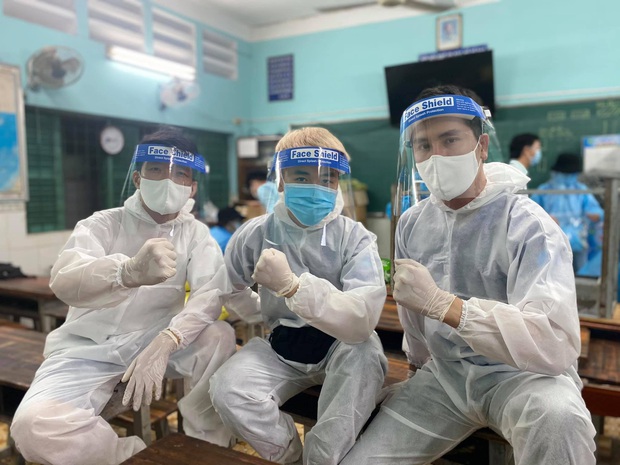 Vbiz chung tay làm điều đẹp: 30 nghệ sĩ đã cùng kêu gọi, ủng hộ hàng tỷ đồng cho quỹ Vaccine phòng Covid-19 - Ảnh 33. Vbiz chung tay làm điều đẹp: 30 nghệ sĩ đã cùng kêu gọi, ủng hộ hàng tỷ đồng cho quỹ Vaccine phòng Covid-19 - Ảnh 33.