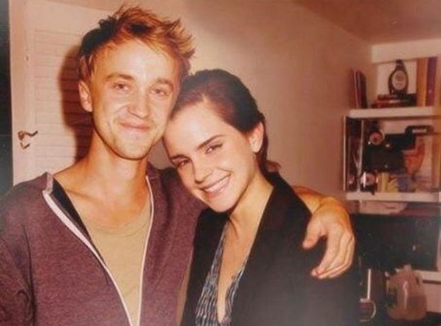 Malfoy Tom Felton bất ngờ nhắc đến Emma Watson, tiết lộ luôn tình cảm mập mờ: Cặp đôi Harry Potter có gì đó sau 10 năm? - Ảnh 5. Malfoy Tom Felton bất ngờ nhắc đến Emma Watson, tiết lộ luôn tình cảm mập mờ: Cặp đôi Harry Potter có gì đó sau 10 năm? - Ảnh 5.