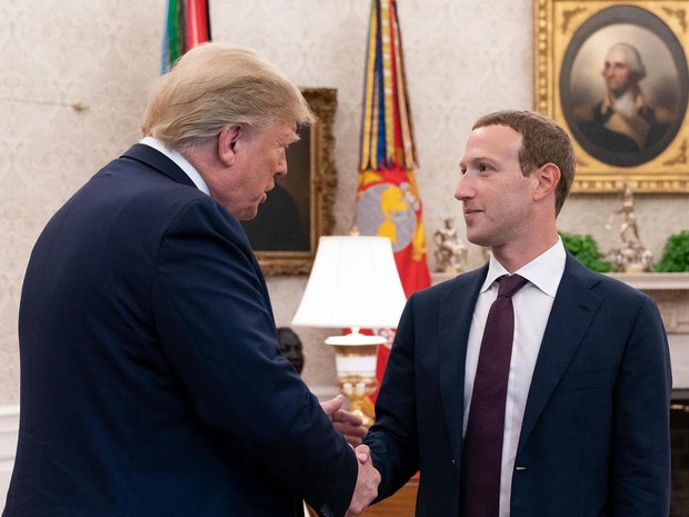 Ông Trump chính thức bị Facebook cấm cửa trong vòng 2 năm - Ảnh 1.