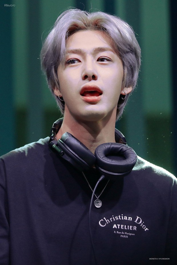 Hyungwon (MONSTA X) chán chường vì bị fan trêu không có tick xanh Instagram, netizen phải lập tức hiến kế - Ảnh 1.